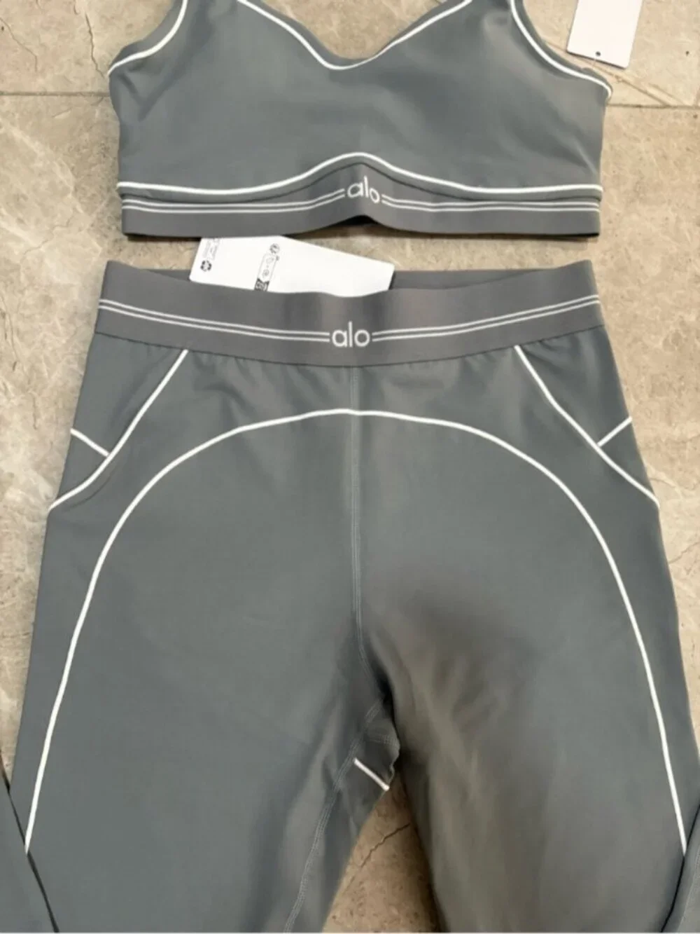ALO Yoga Slate Gray Sculpting Leggings & Matching Sports Bra Set